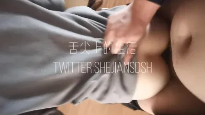 无套肛交内射，老婆爽的双腿抽搐