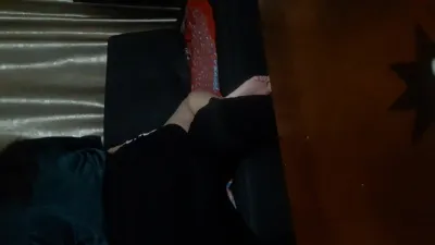 沙发上各种姿势干熟女，这一次终于把她干失语了