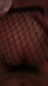 从后面干37岁离异骚逼 网袜配肚兜