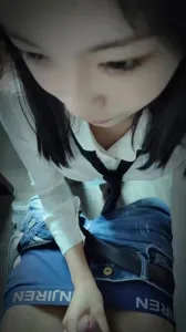 和公司美女秘书在办公室偷情打炮，太刺激了(进群约炮)