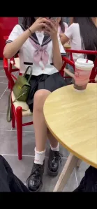 内射jk短裙学生妹 快插进来我想要高潮