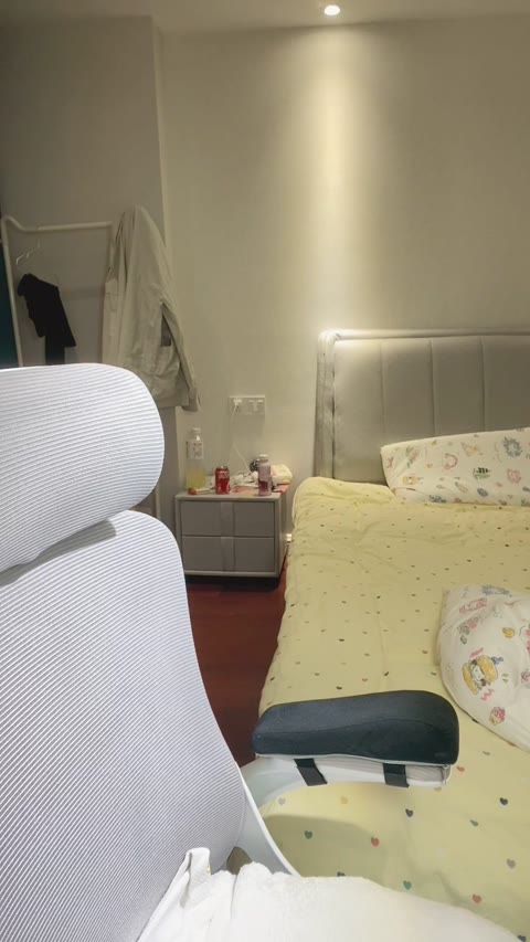 小熙饱饱_20251002-220039